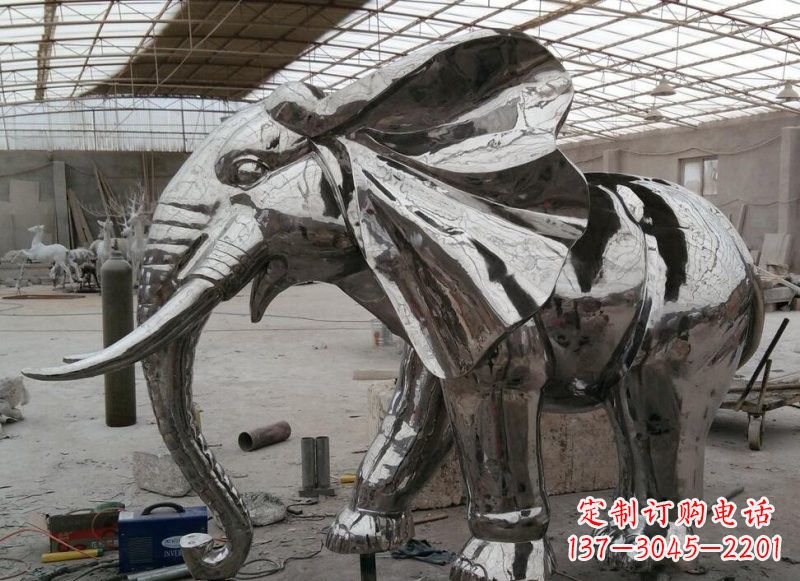 湖北不锈钢镜面大象雕塑——独特的艺术精品