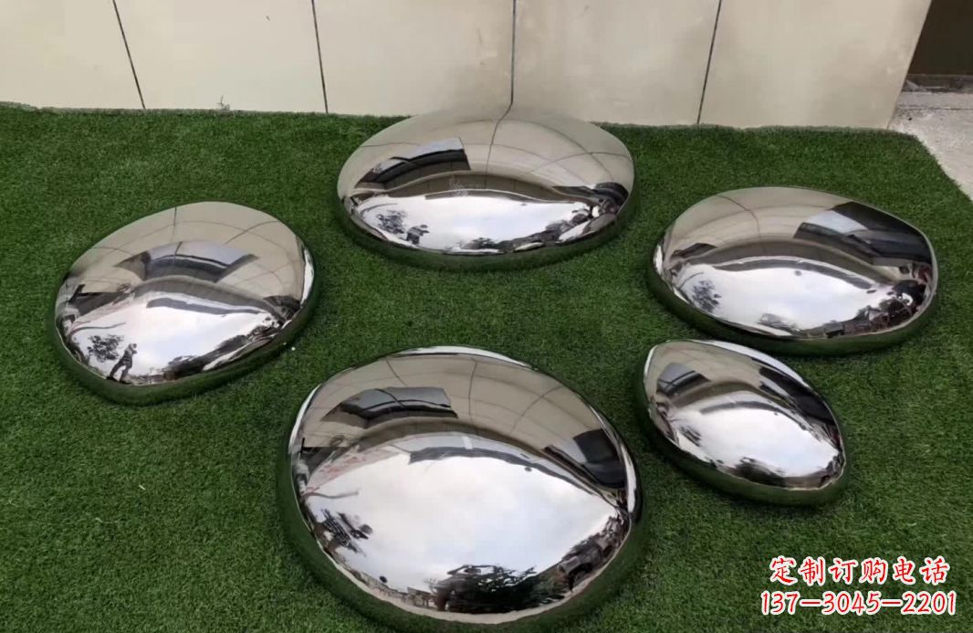 湖北精致灵动的不锈钢鹅卵石雕塑