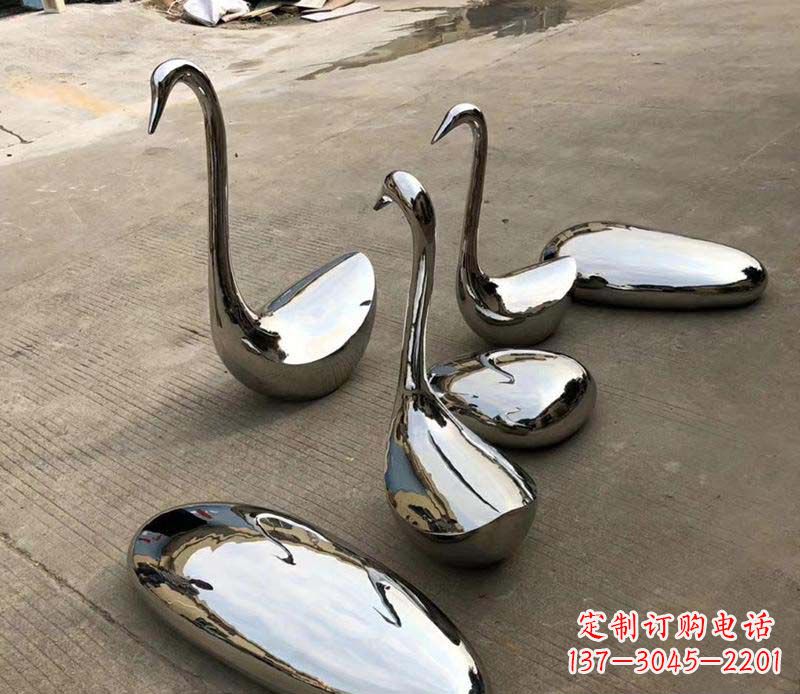 湖北精美绝伦的鹅卵石雕塑