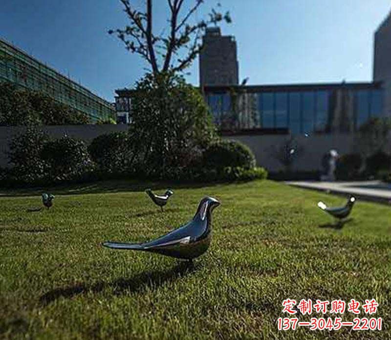 湖北不锈钢镜面鸽子雕塑象征和平与美丽