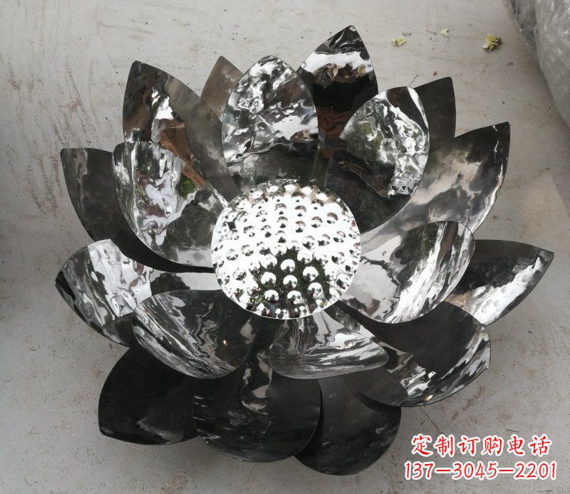 湖北不锈钢镜面的荷花雕塑——彰显美丽与恬静