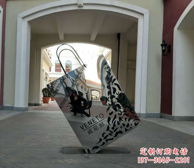 湖北不锈钢镂空购物袋雕塑——艺术精美的装饰品