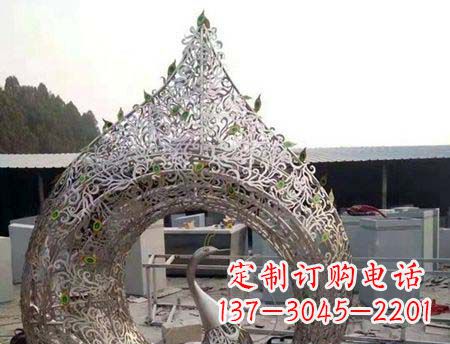 湖北不锈钢镂空孔雀雕塑精美的艺术之作