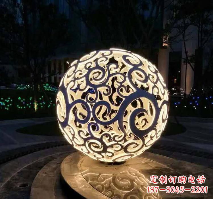 湖北不锈钢镂空球喷泉雕塑艺术性的水景装饰