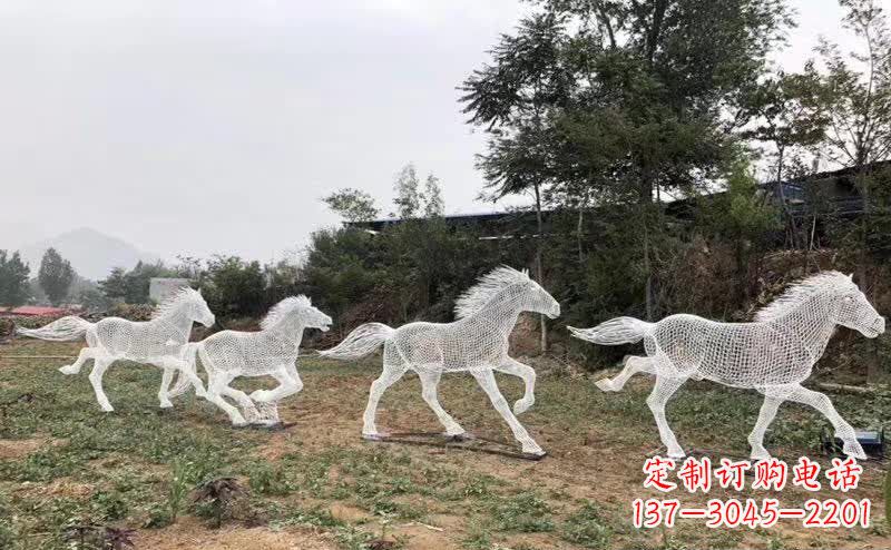 湖北不锈钢马雕塑勇往直前