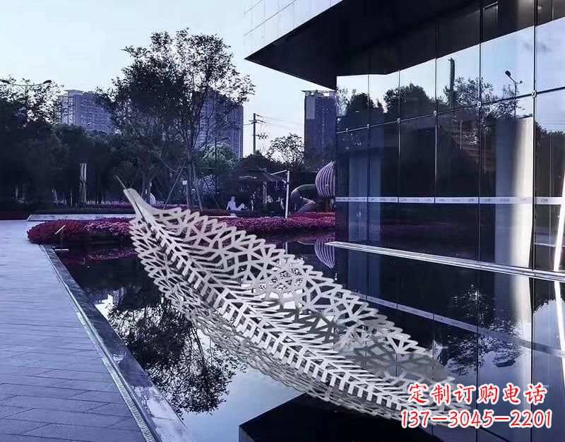 湖北不锈钢镂空树叶雕塑——精致美观的艺术精品