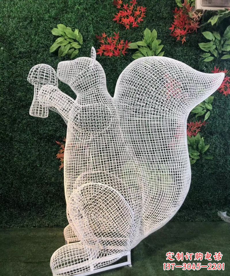 湖北不锈钢松鼠雕塑展现自然的美