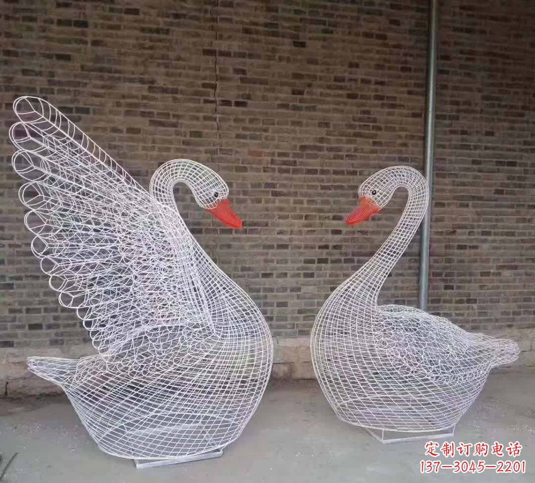 湖北不锈钢镂空天鹅雕塑——美丽动人