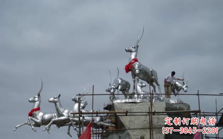湖北不锈钢动物雕塑——美丽宁静的自然之美