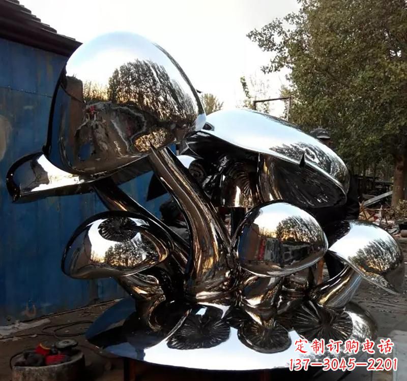 湖北不锈钢蘑菇雕塑给空间增添活力