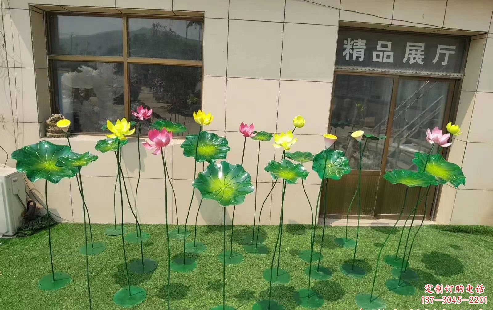 湖北不锈钢荷花雕塑给景观增添美感