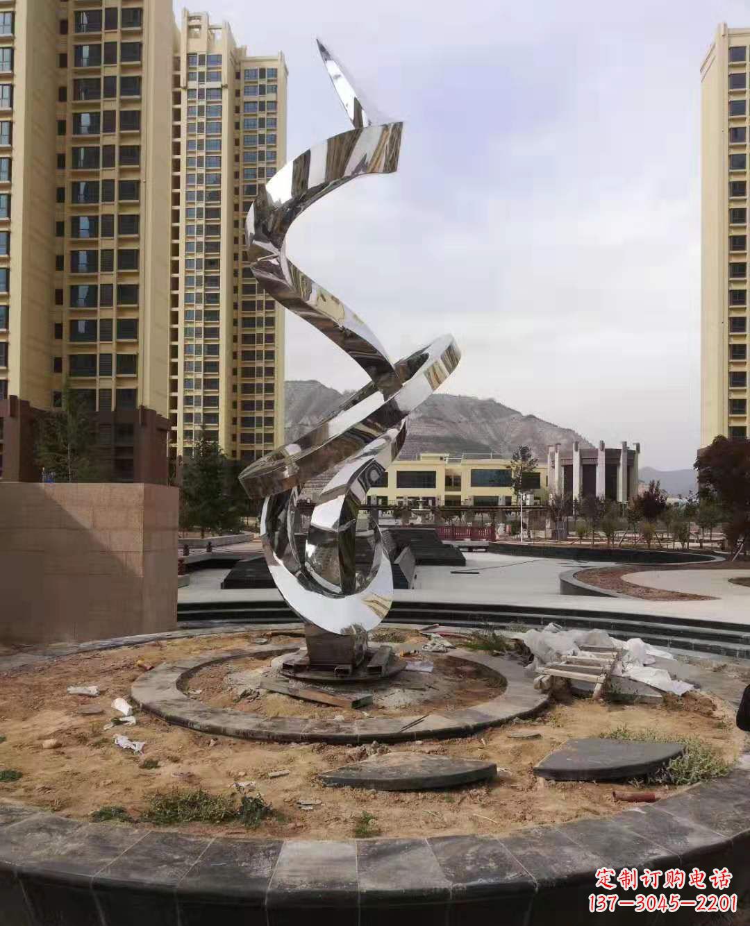 湖北飘带雕塑美化城市空间的艺术