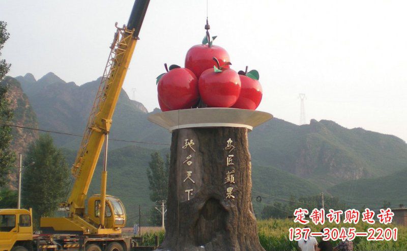 湖北不锈钢苹果雕塑艺术与科技的结合