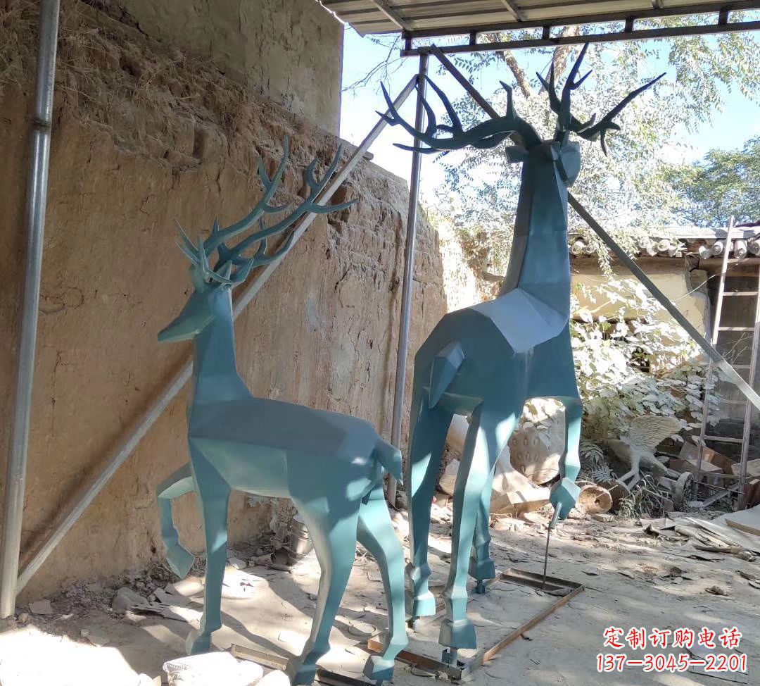 湖北不锈钢切面景观鹿雕塑——给景观增添优雅