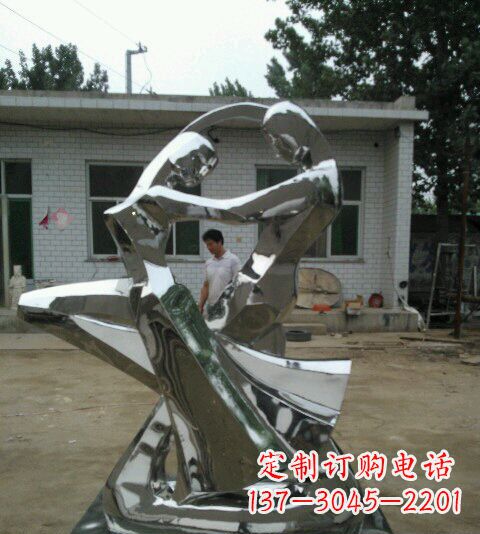 湖北浪漫的不锈钢情侣雕塑