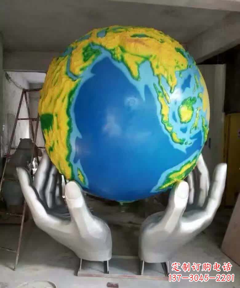 湖北不锈钢手托地球雕塑精美的艺术作品