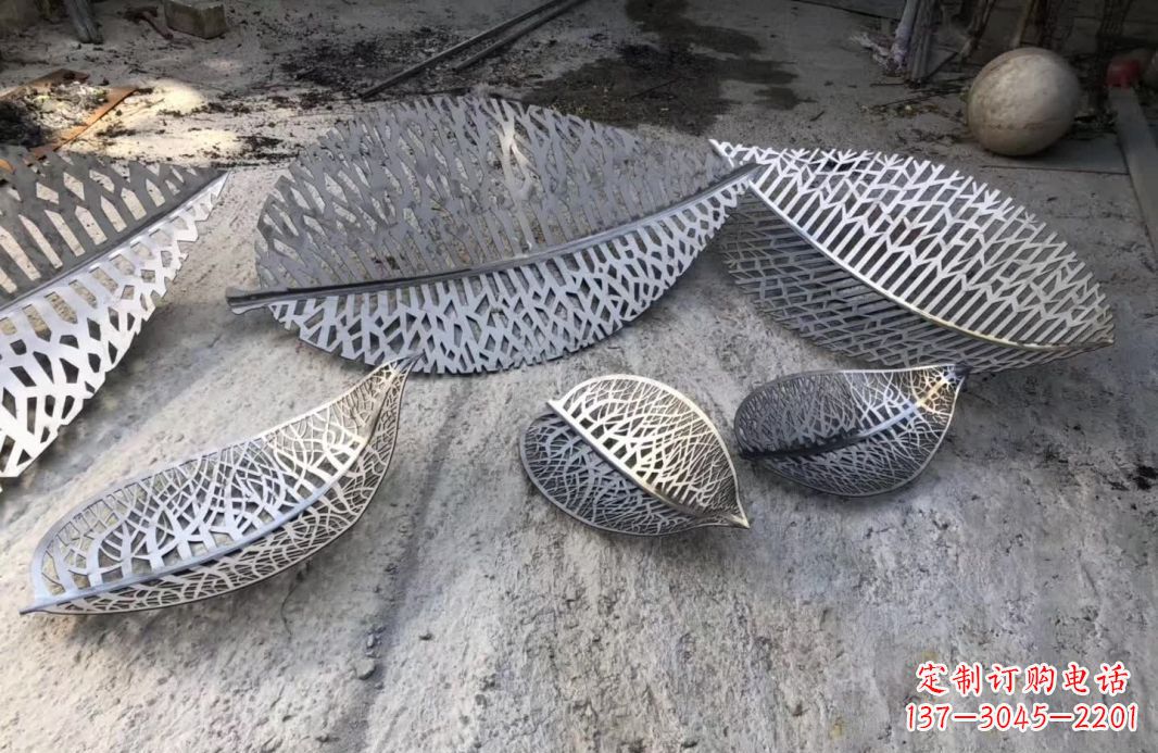 湖北优雅的不锈钢树叶雕塑
