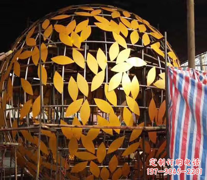湖北不锈钢树叶镂空球景观雕塑