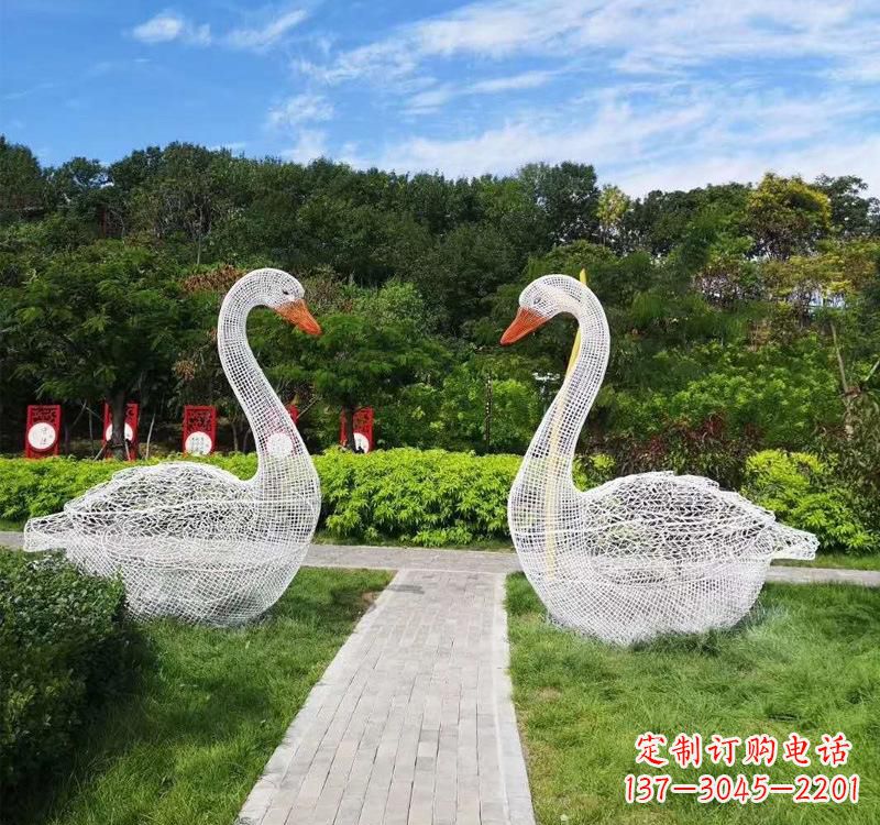 湖北不锈钢天鹅雕塑——象征着爱与和平