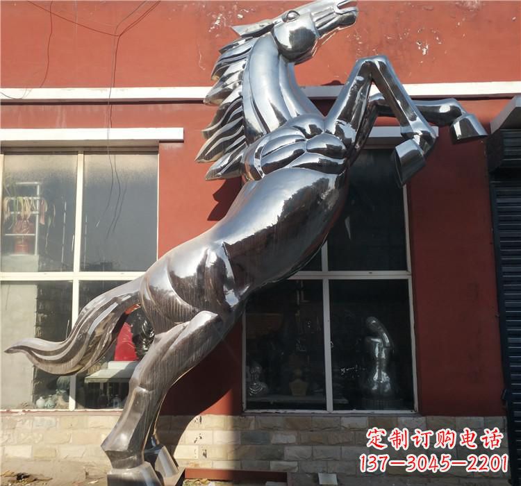 湖北不锈钢跳跃马雕塑