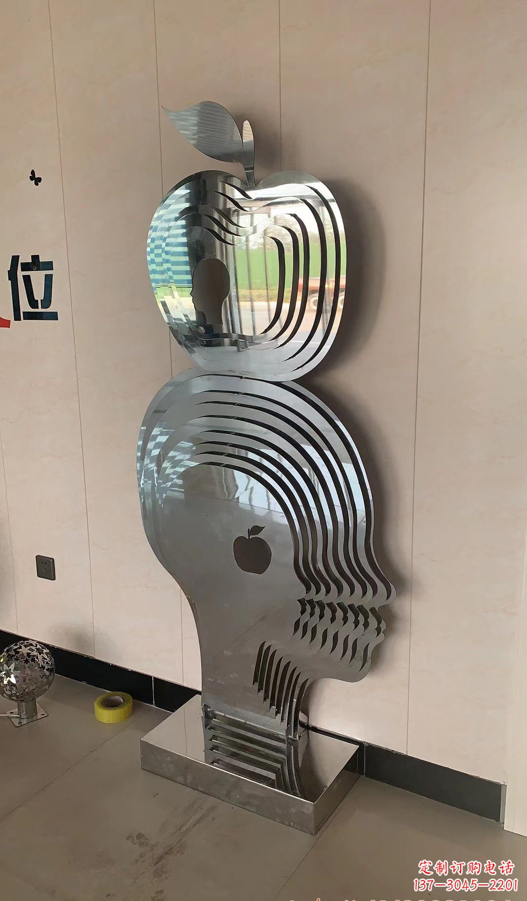 湖北精美不锈钢苹果雕塑