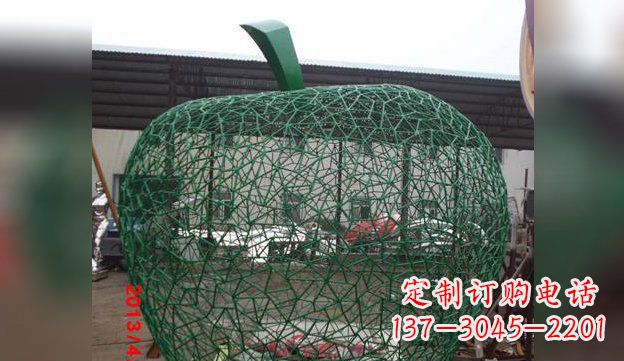 湖北不锈钢网制作的苹果雕塑——精致且耐久