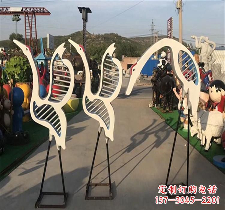 湖北精美不锈钢仙鹤雕塑