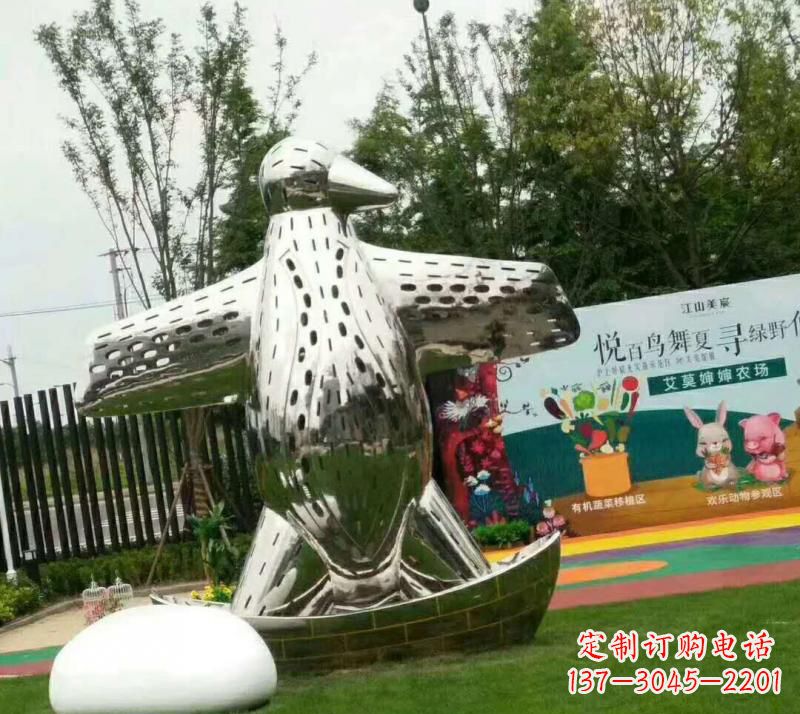 湖北不锈钢现代企鹅雕塑