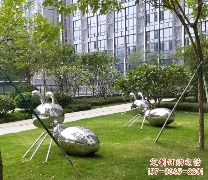 湖北不锈钢小区的蚂蚁雕塑