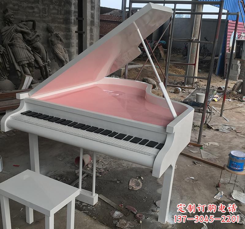 湖北不锈钢校园钢琴雕塑发出音乐的艺术