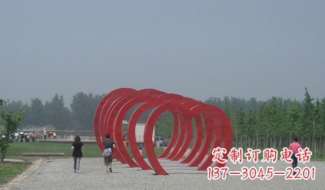 湖北不锈钢心形拱门雕塑美丽而神圣