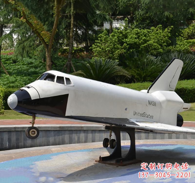湖北不锈钢飞机雕塑给空中增添梦幻氛围