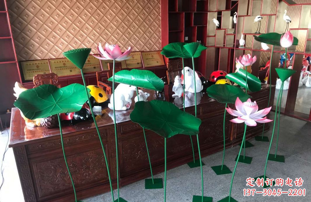 湖北精美不锈钢荷叶雕塑