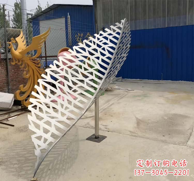 湖北不锈钢园林树叶雕塑