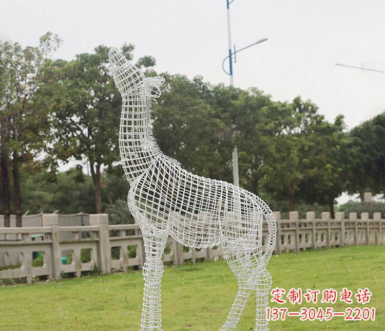 湖北不锈钢长颈鹿雕塑——艺术精美的象征