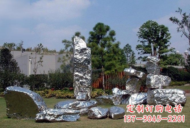 湖北美丽的太湖石雕塑