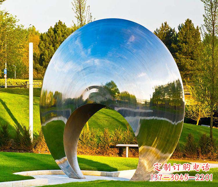 湖北环环相扣的圆环雕塑