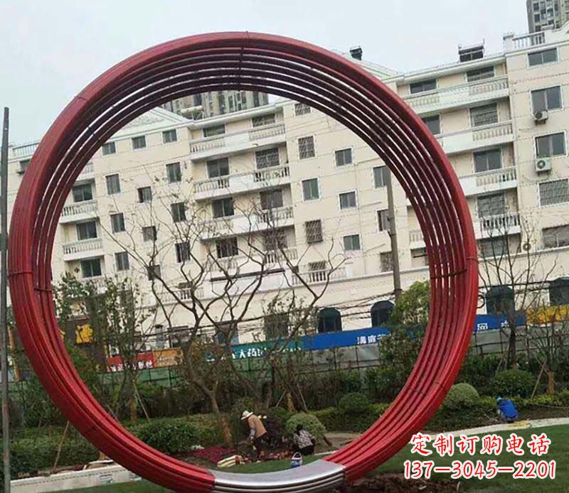 湖北不锈钢圆环雕塑精致而经久耐用
