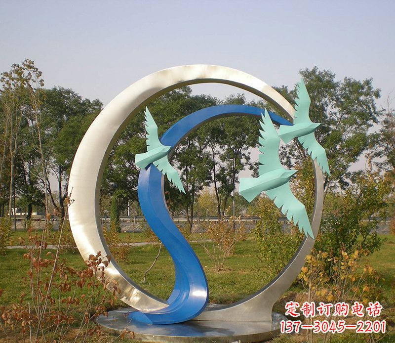 湖北不锈钢圆环雕塑精致而优雅