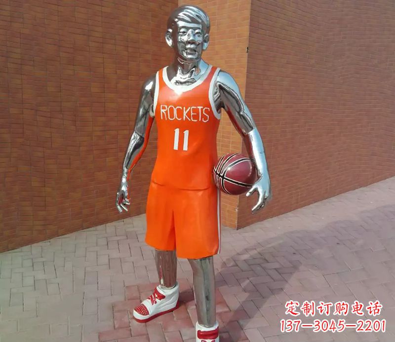 湖北不锈钢足球人物景观雕塑