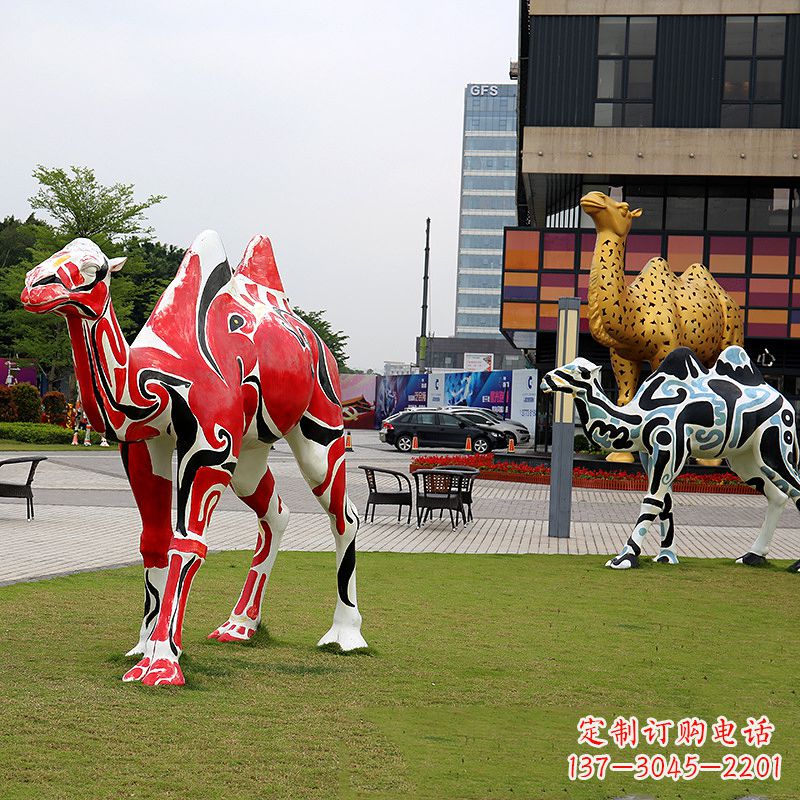 湖北彩绘骆驼不锈钢雕塑城市园林的精美装饰