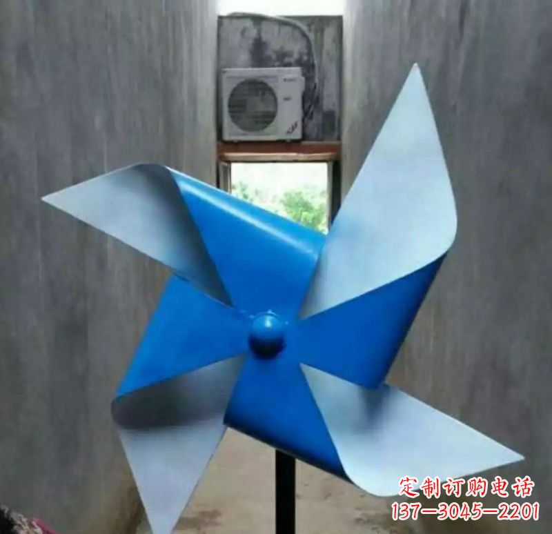 湖北色彩斑斓的不锈钢风车雕塑