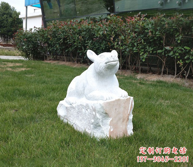 湖北草丛之灵狗熊石雕