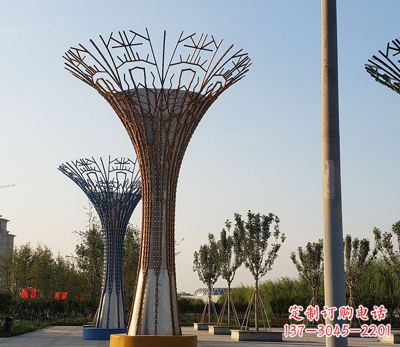 湖北城市景观的点缀——不锈钢树叶雕塑