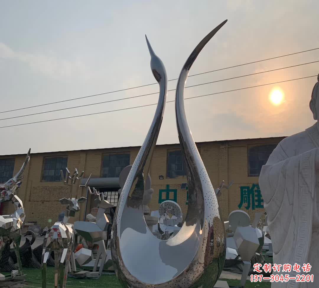 湖北雕塑镜面天鹅