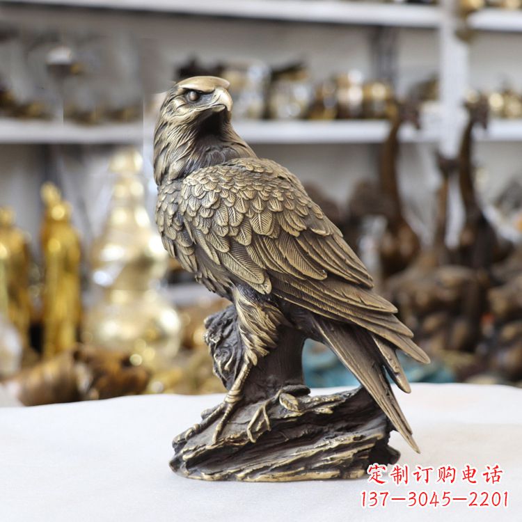 湖北纯铜老鹰雕塑传承自然之美
