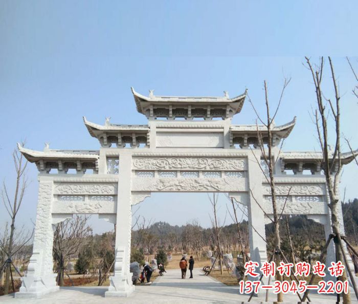 湖北“村口三门石雕牌楼”——悠久历史的见证