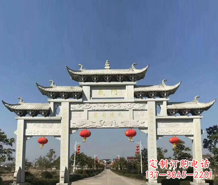 湖北传承百年,村口牌楼雕塑的历史