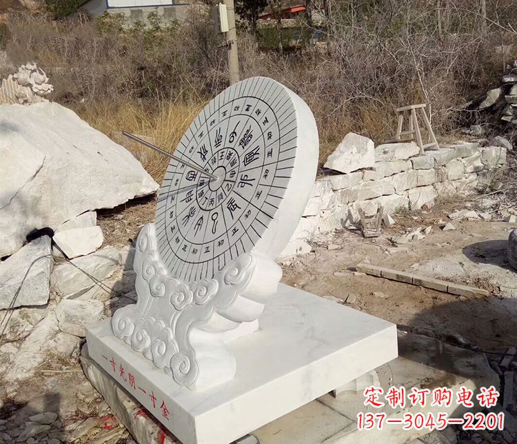 湖北传承古老文化——日晷雕塑