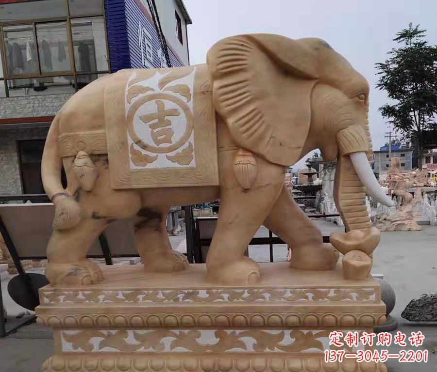 湖北精美的大象镂空石雕
